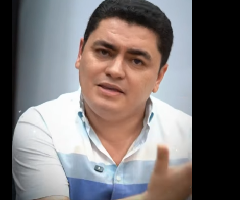 Cristian Arias hablando